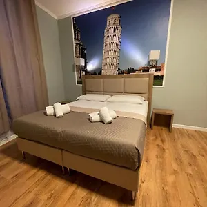Pensión Titta & Ruffo, Pisa